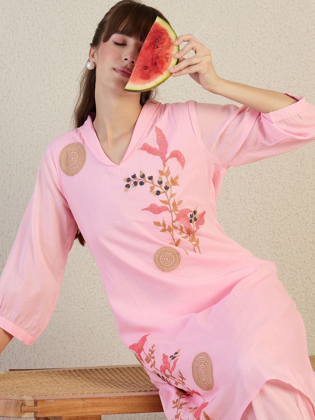 Dhiyona IE Women Floral Embroidered Cotton Kurta with Trousers