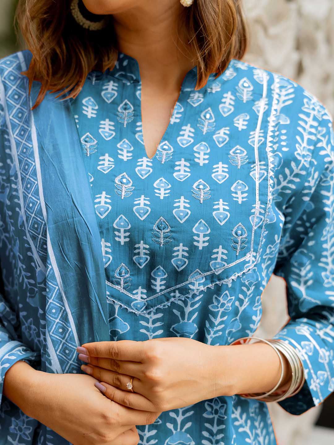 Dhiyona KL Ethnic Motifs Printed Gotta Patti Pure Cotton Kurta With Trousers & Dupatta