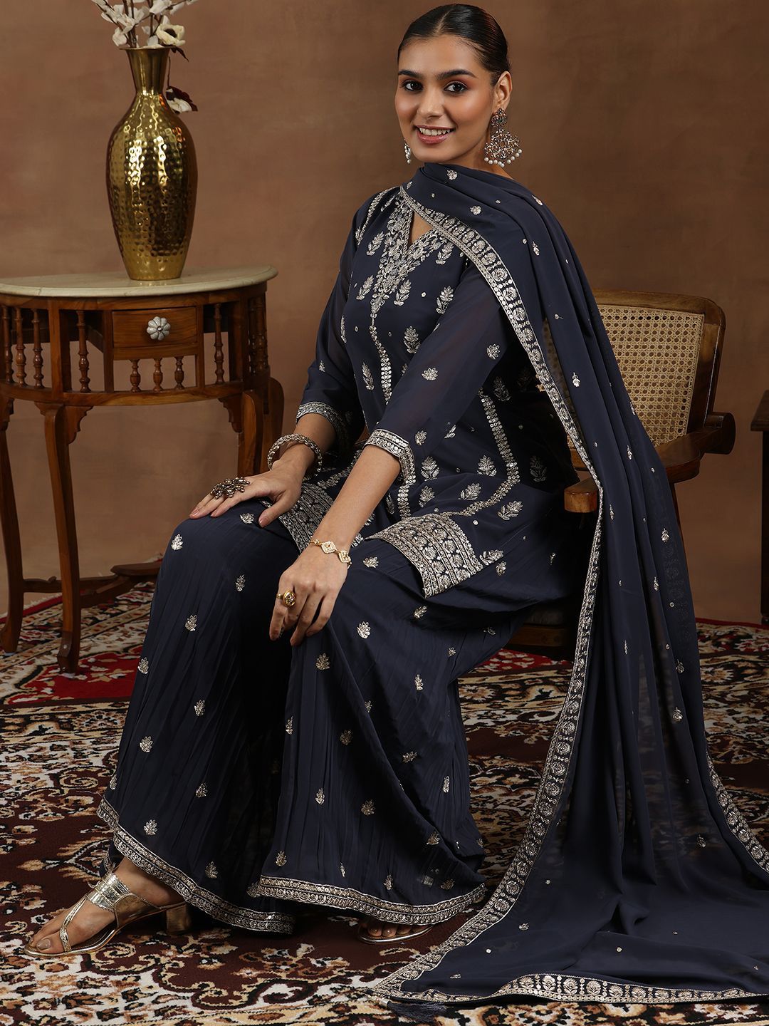 Dhiyona LL Women Floral Embroidered Regular Kurta with Palazzos & With Dupatta