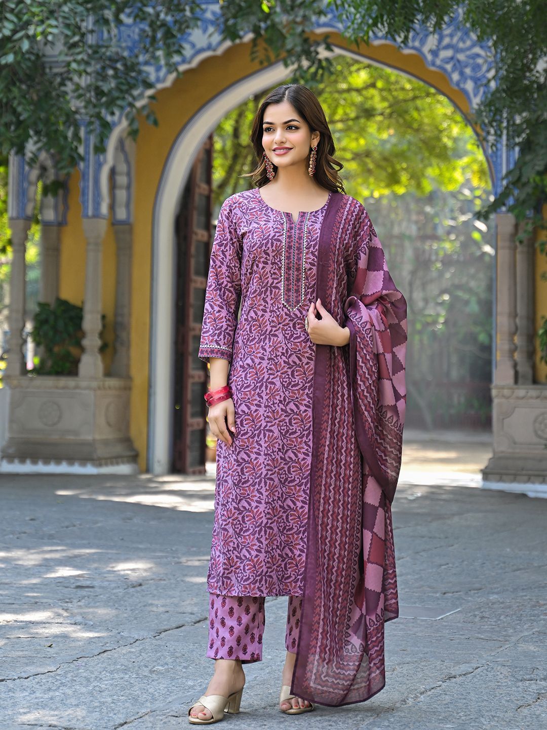 Dhiyona KL Floral Printed Notch Neck Gotta Patti Straight Kurta With Trousers & Dupatta