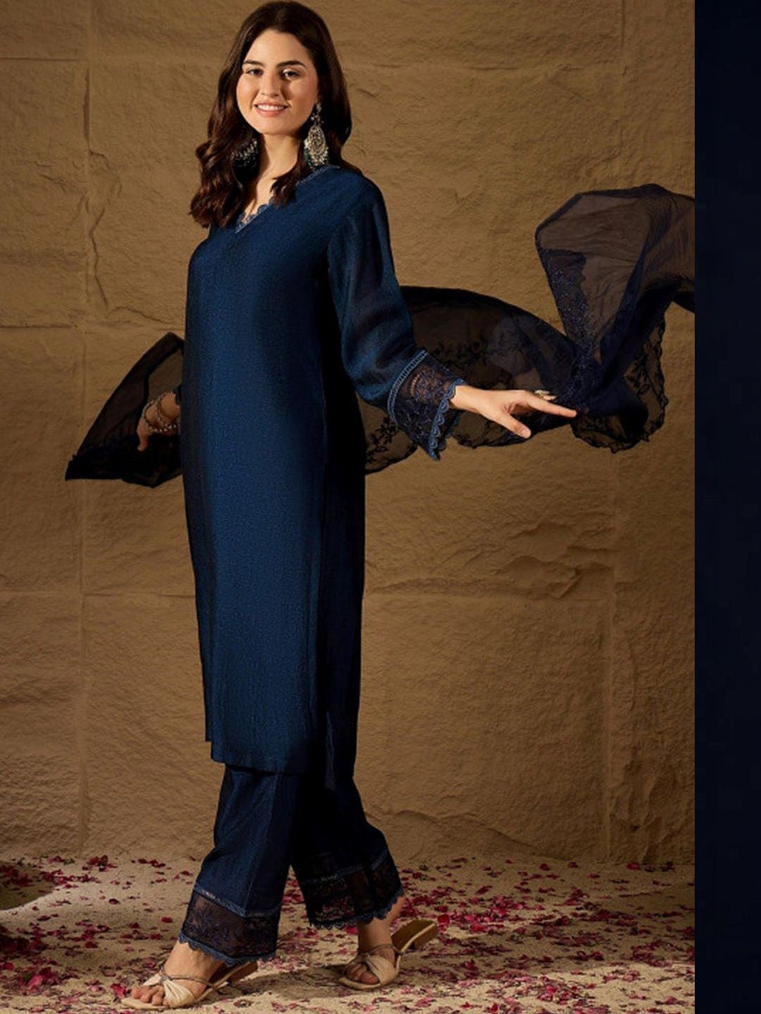 Women Ethnic Motifs Regular Thread Work Chanderi Silk Kurta with Palazzos & With Dupatta
