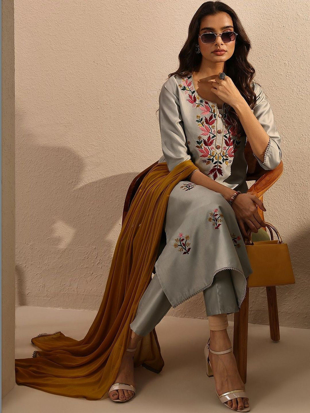 Women Ethnic Motifs Embroidered Regular Thread Work Kurta with Trousers & With Dupatta