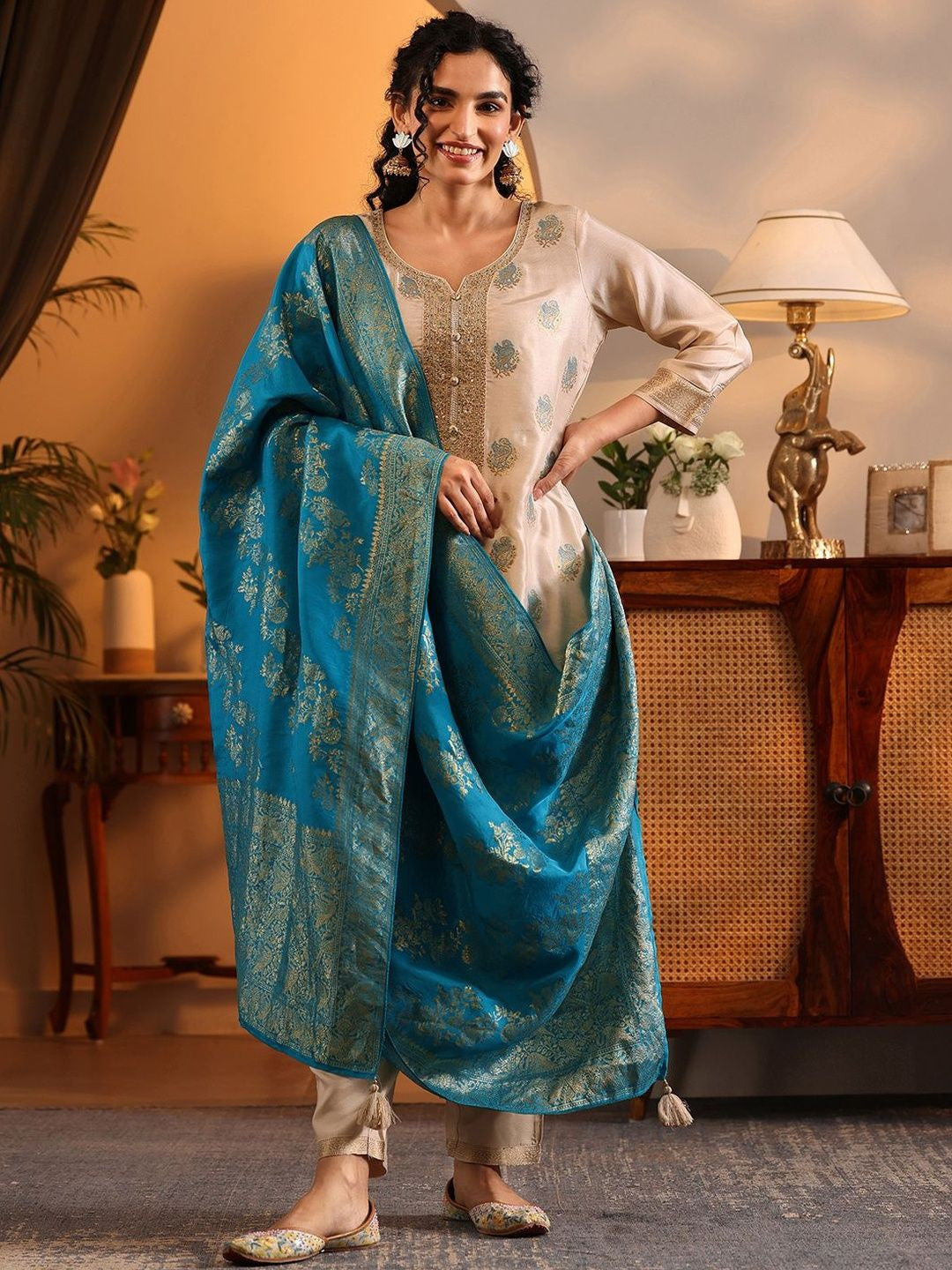 Ethnic Motifs Regular Sequinned Kurta With Trousers & Dupatta