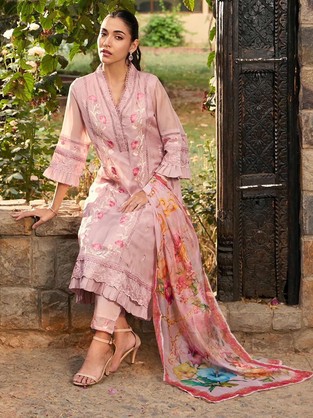 Dhiyona IE Women Floral Embroidered Panelled Thread Work Kurta with Trousers & With Dupatta