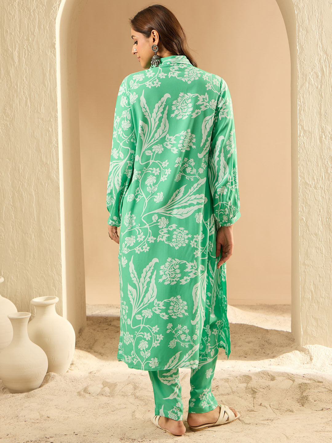 Women Floral Printed Regular Kurta with Trousers