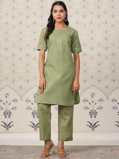 Dhiyona OD  Striped Regular Gotta Patti Kurta With Trousers