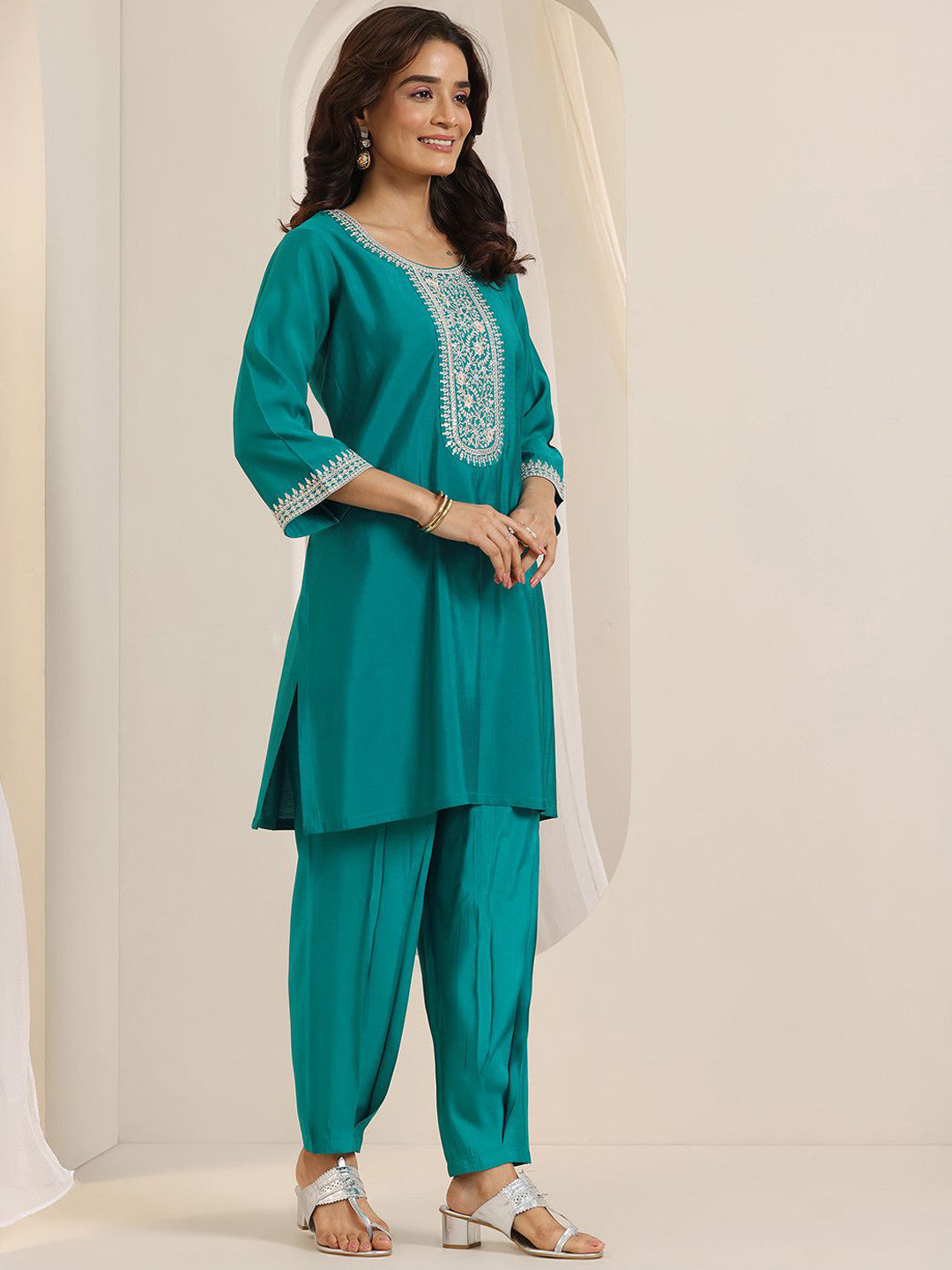 Floral Yoke Design Sequinned Straight Kurta With Trousers And Dupatta