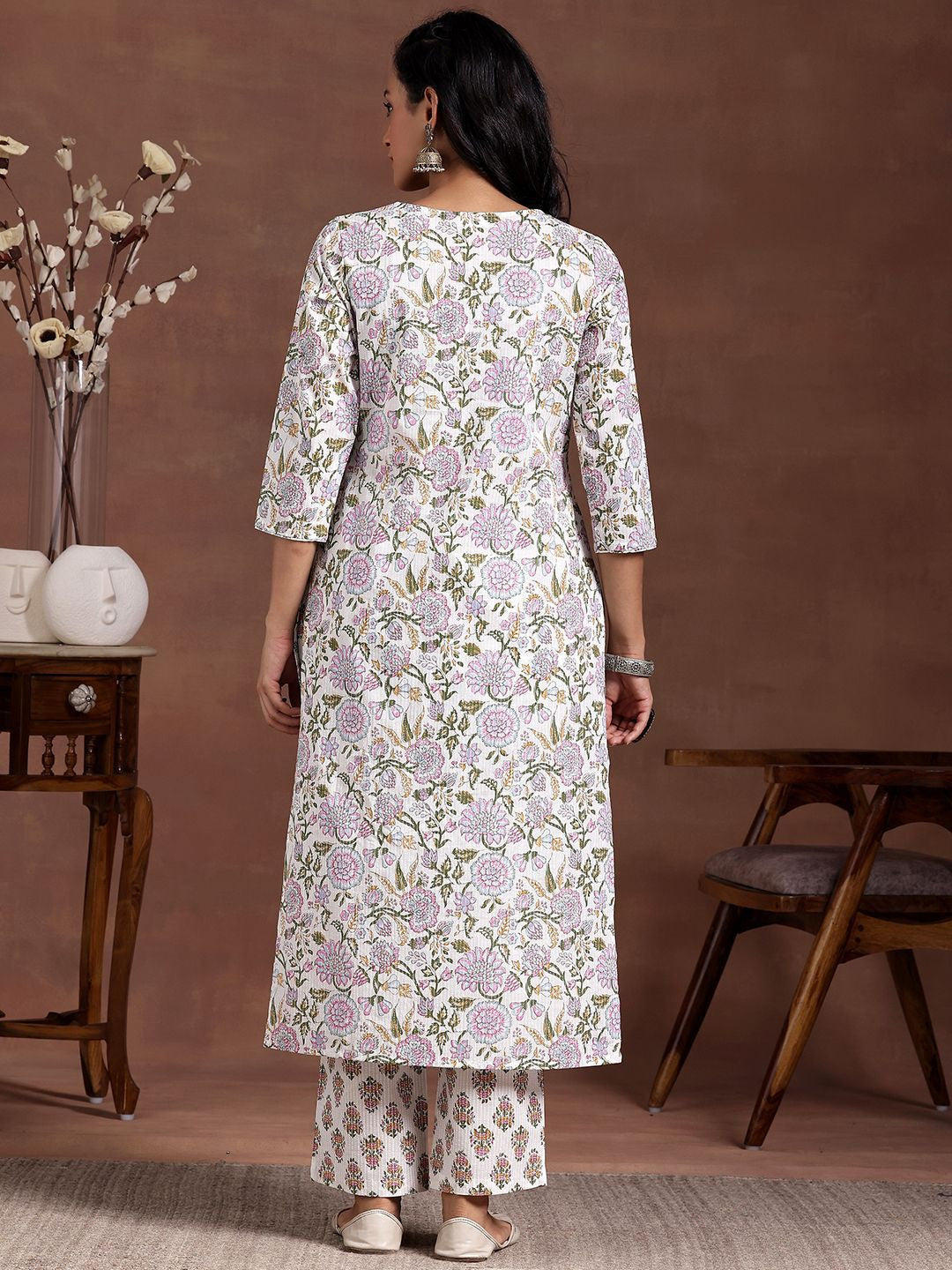 Women Floral Printed Regular Kurta with Trousers