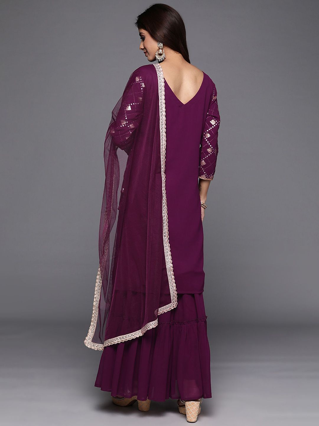 Dhiyona IE Embroidered V-Neck Three-Quarter Sleeves Sequinned Kurta Set