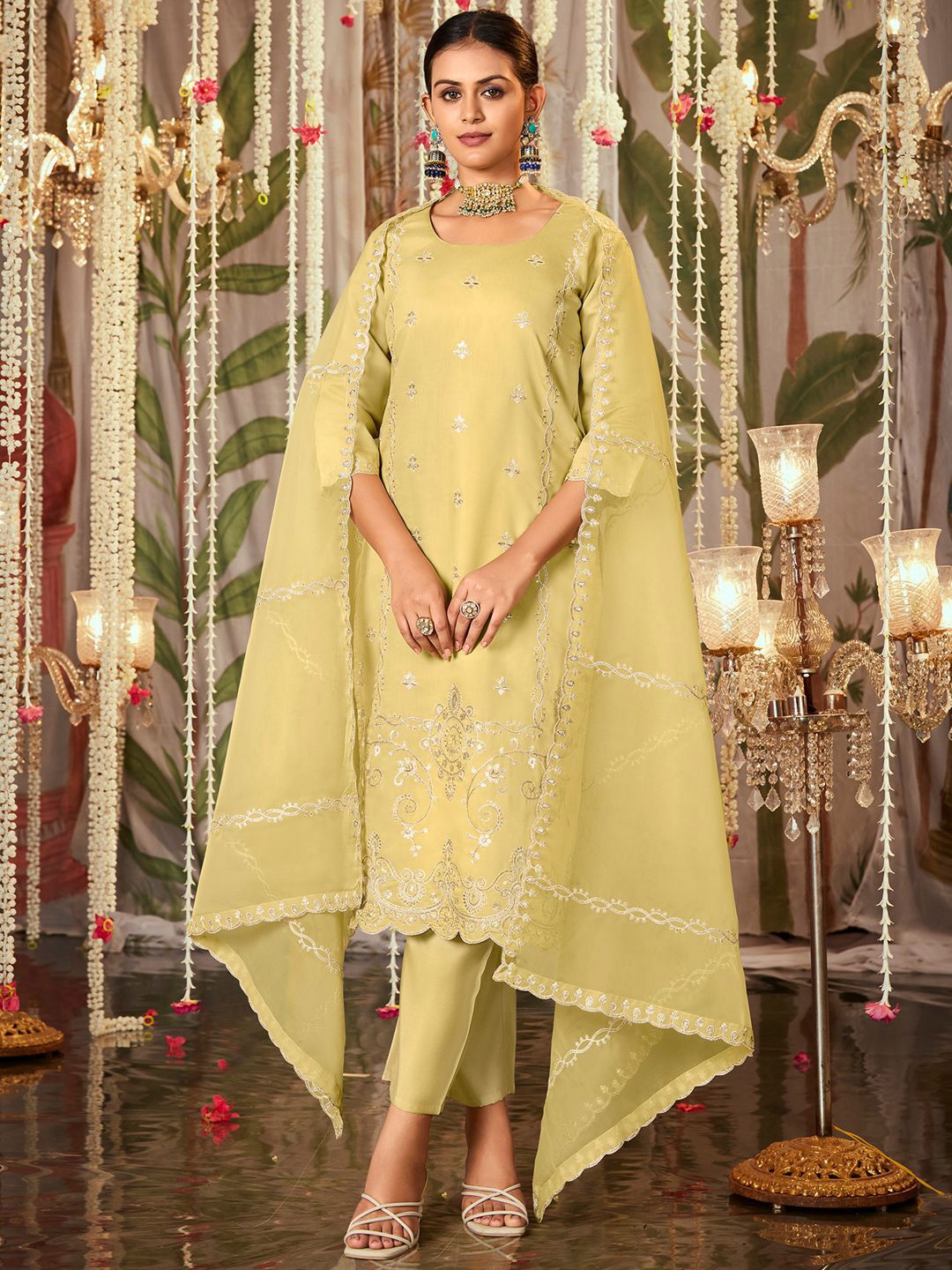 Dhiyona IE Women Ethnic Motifs Embroidered Regular Thread Work Kurta with Trousers & With Dupatta
