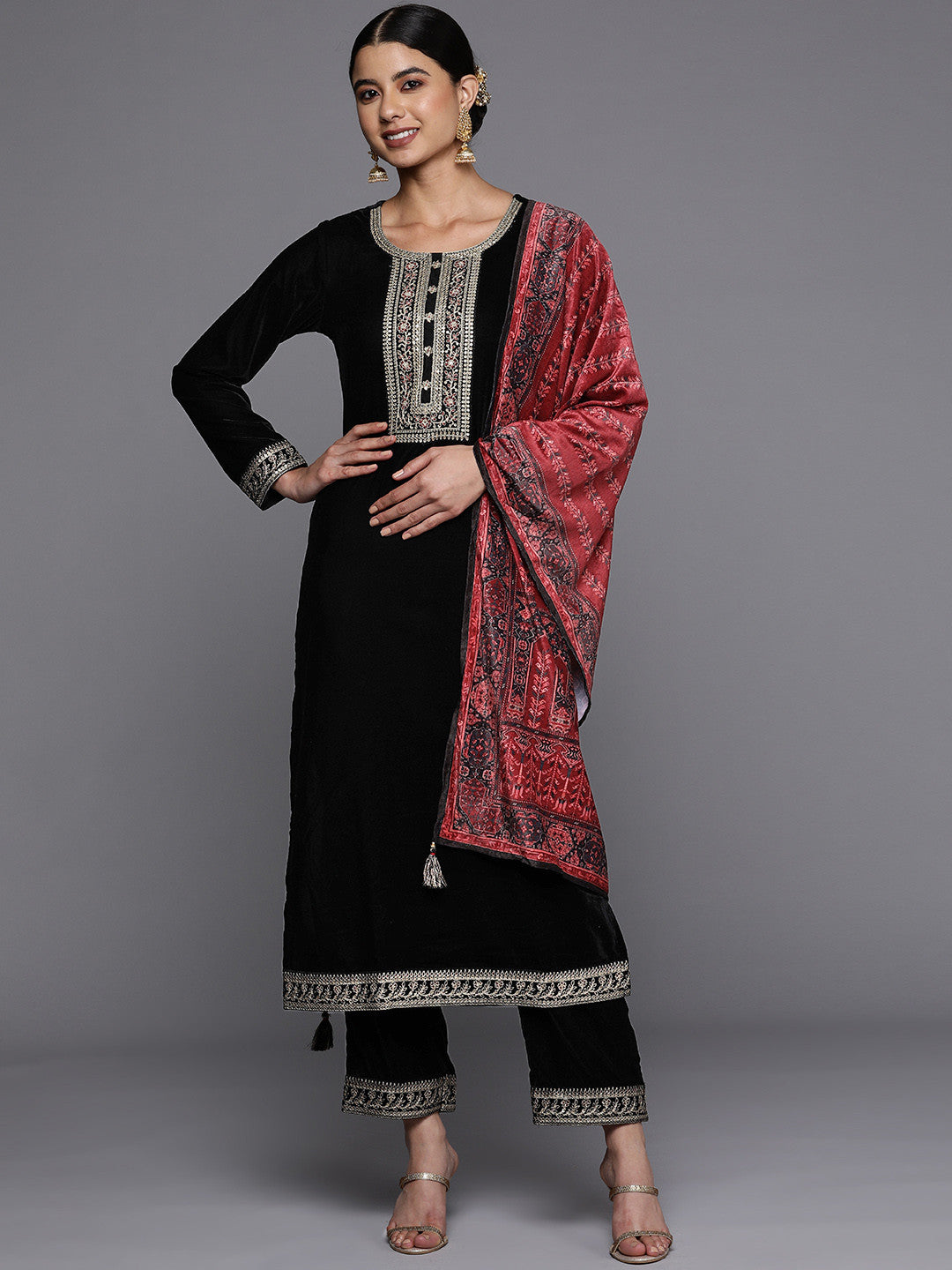Women Black Ethnic Motifs Yoke Design Velvet Kurta with Trousers & With Dupatta