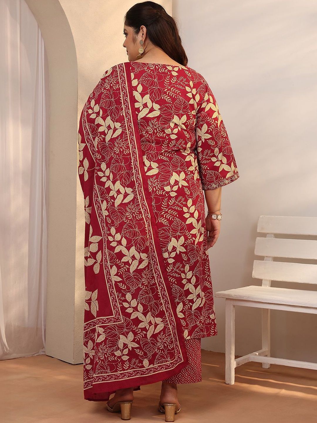 Dhiyona Women's Plus Size Floral Printed Kurta with Trousers & With Dupatta
