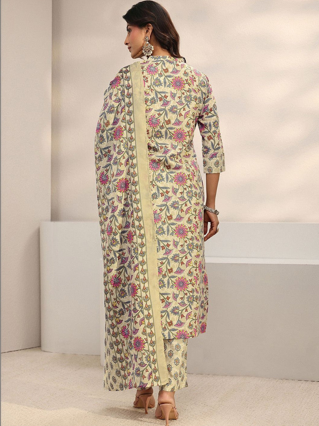 Women Floral Printed Regular Thread Work Kurta with Trousers & With Dupatta