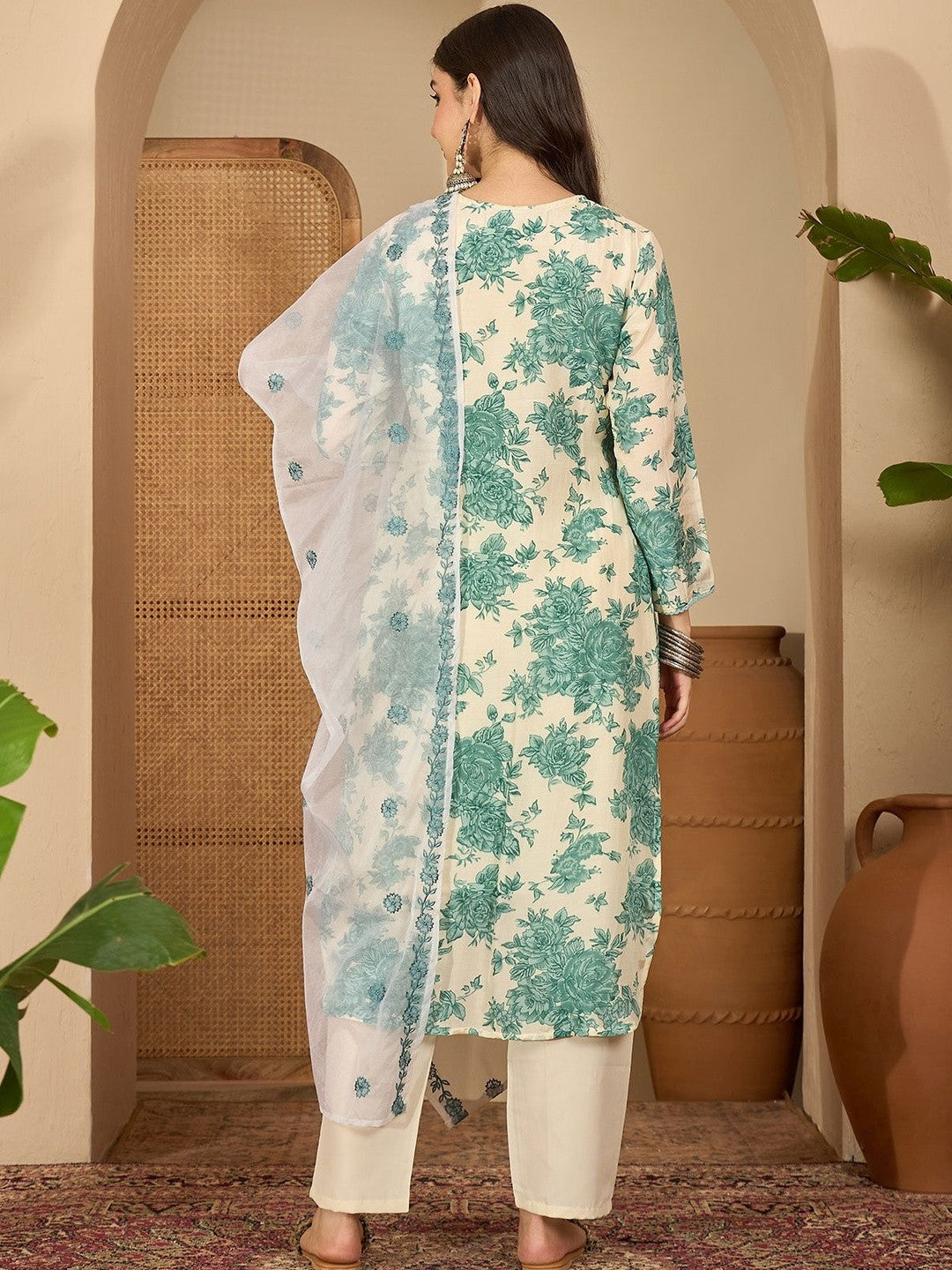 Women Floral Printed Regular Kurta with Trousers & With Dupatta