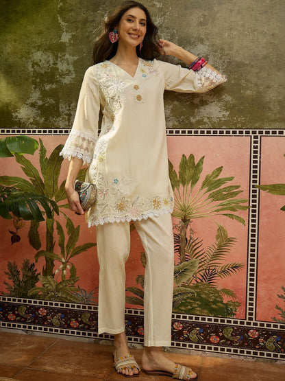 Women Floral Embroidered Regular Thread Work Pure Cotton Kurta with Trousers