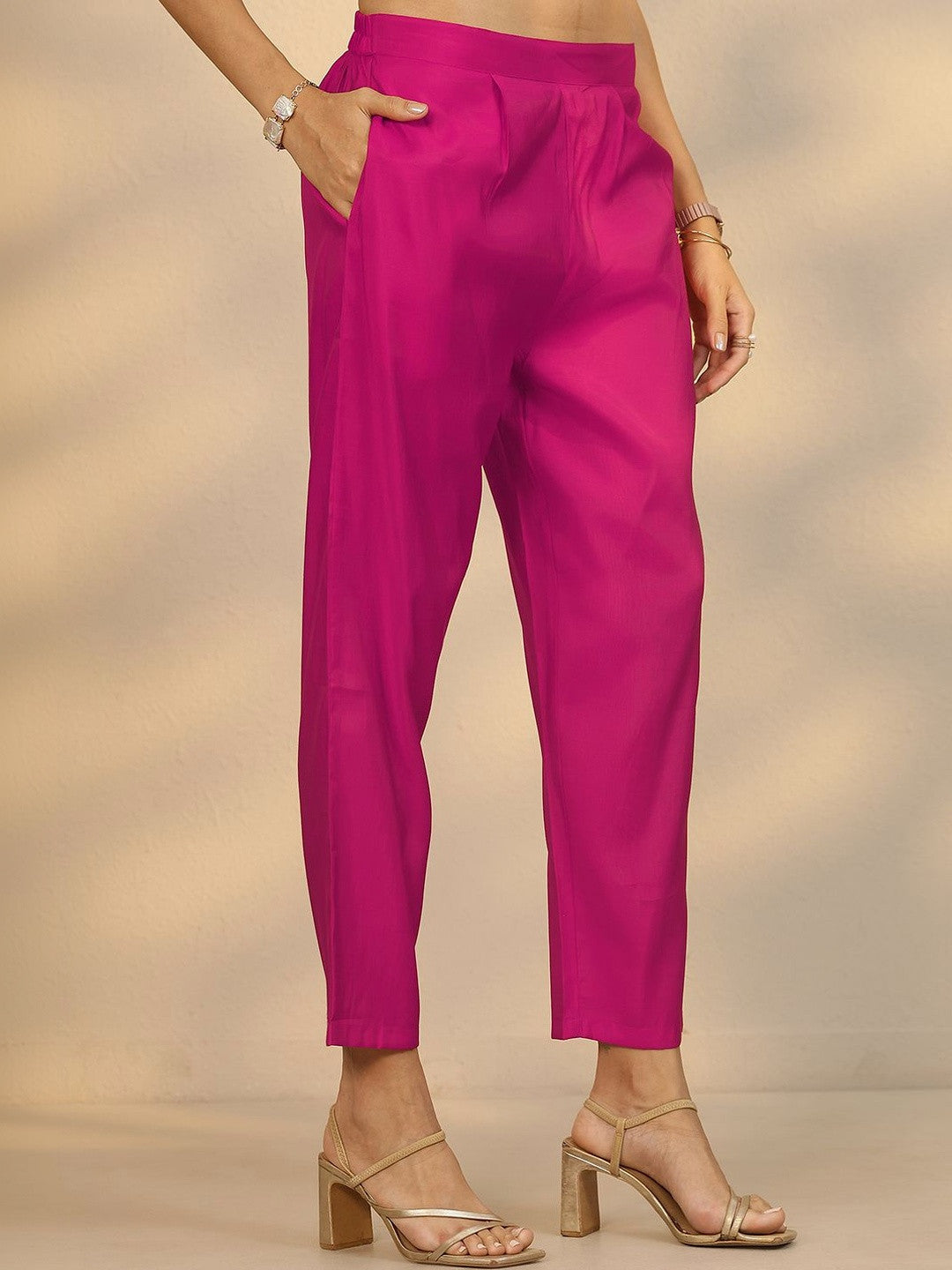 Women Floral Printed Regular Kurta with Trousers & With Dupatta
