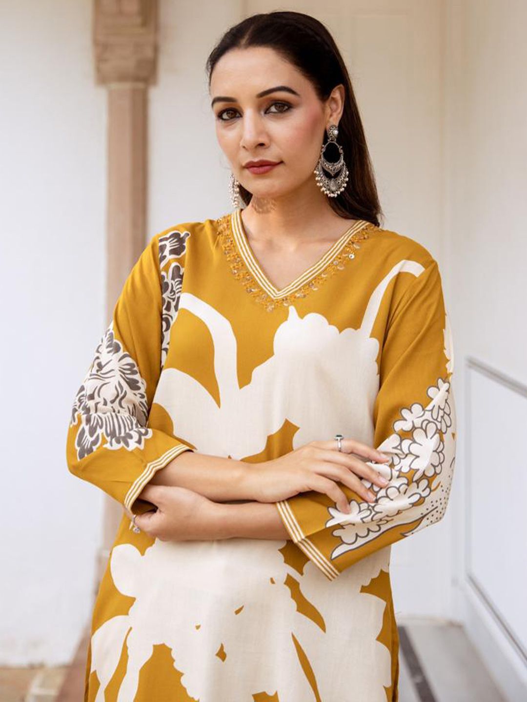 Floral Printed Sequinned Kurta With Salwar