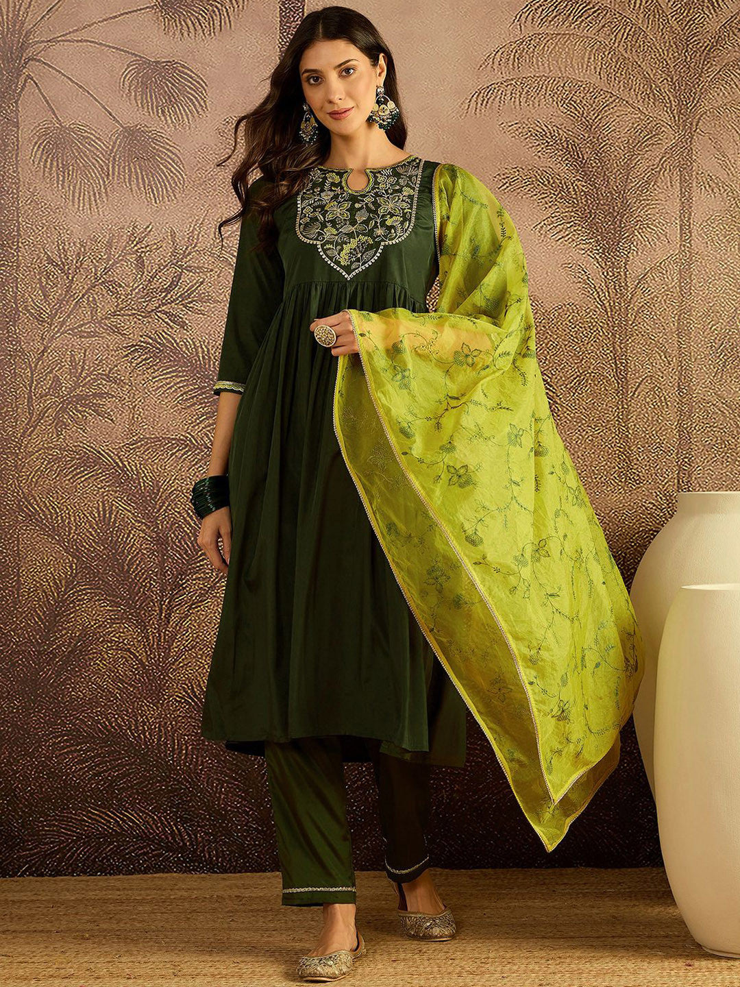 Dhiyona SN Floral Embroidered Round Neck Thread Work Kurta With Trousers & Dupatta