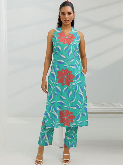 Women Floral Printed Regular Kurta with Trousers