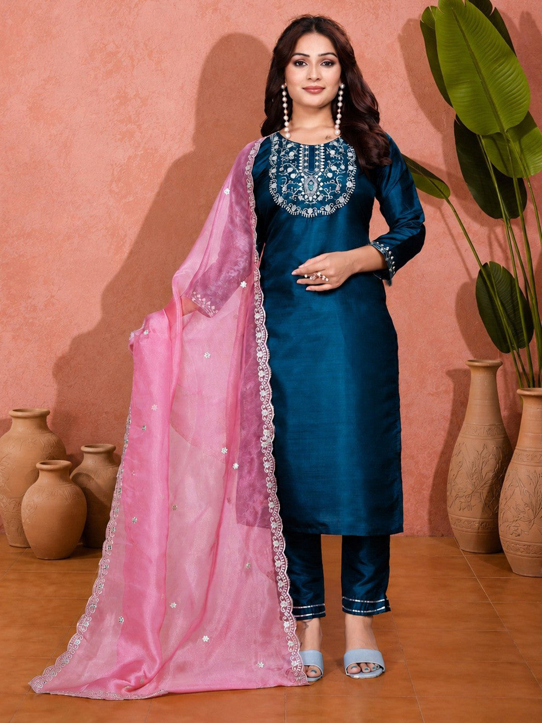 Dhiyona SN Motifs Embroidered Regular Thread Work Kurta with Trousers & With Dupatta
