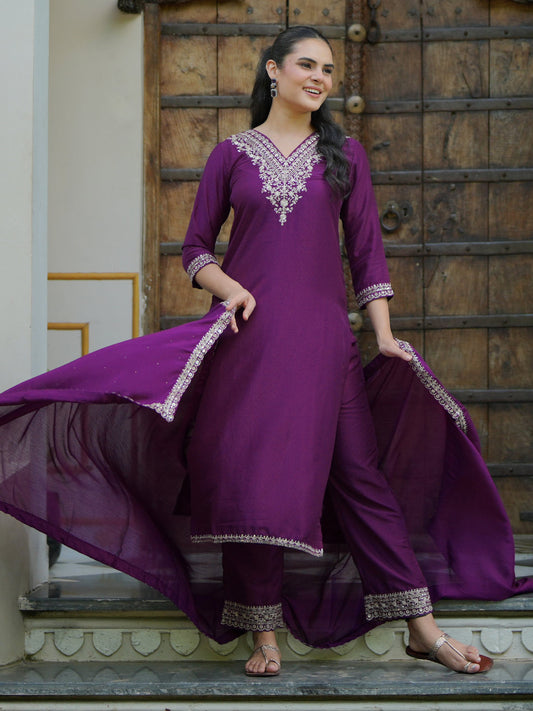 Floral Yoke Design Zari V Neck A Line Kurta with Trousers & Dupatta