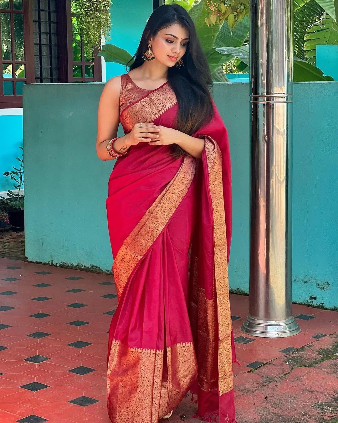Dhiyona HH Rani Pink Banarasi Woven Soft Saree with Antique Zari Border & Pallu
