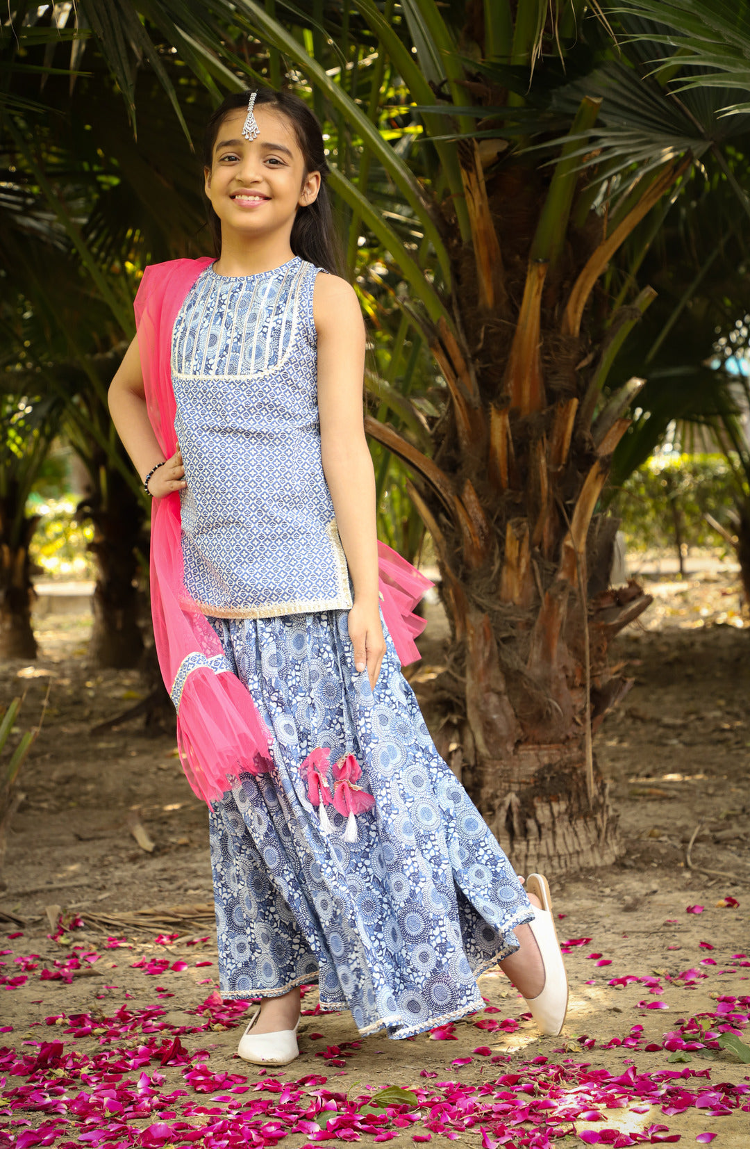 Girls stylish Folklore printed kurta with ghaghra & dupatta set
