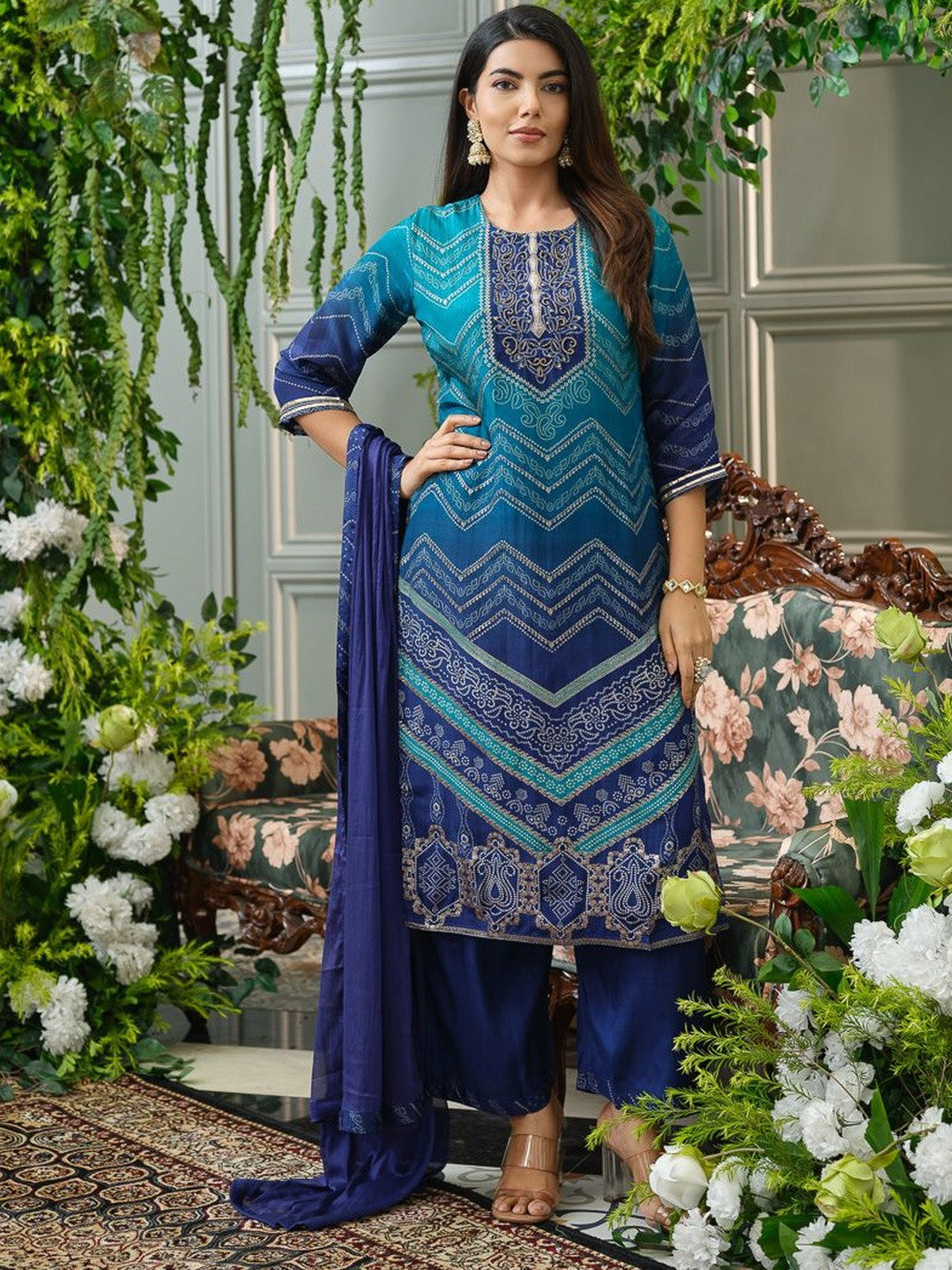 Geometric Printed Thread Work Straight Kurta with Trouser & Dupatta