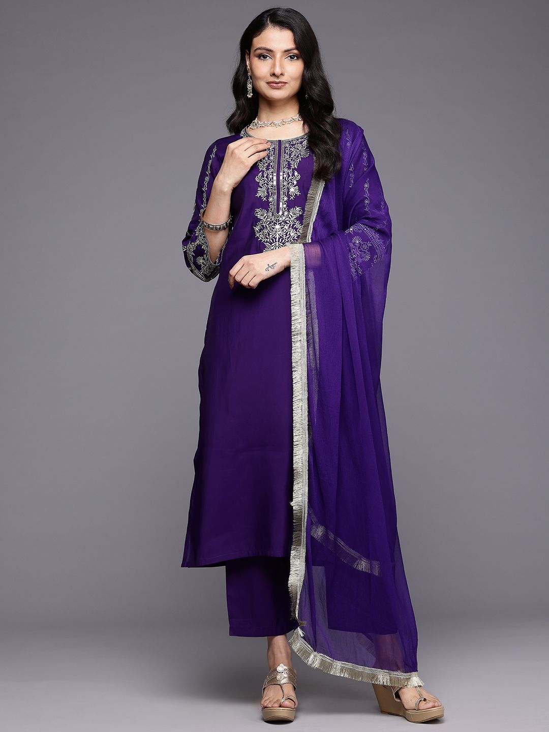 Navy Blue Ethnic Motifs Embroidered Zari Kurta With Trousers & Dupatta