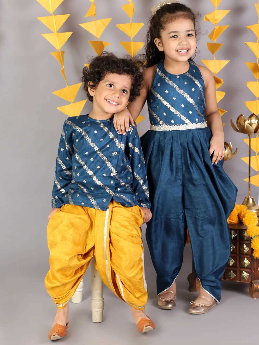 Girls jamavar printed jumpsuit