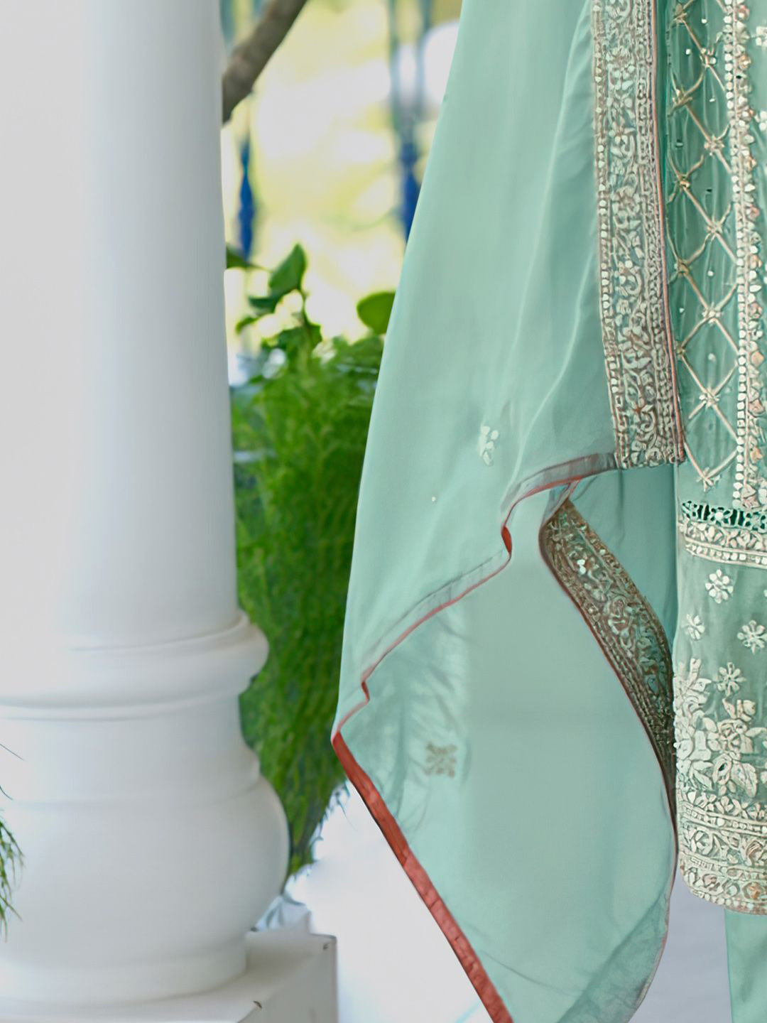 Zari Ethnic Motifs Embroidered Notch Neck Straight Republic Day Kurta With Trousers & Dupatta
