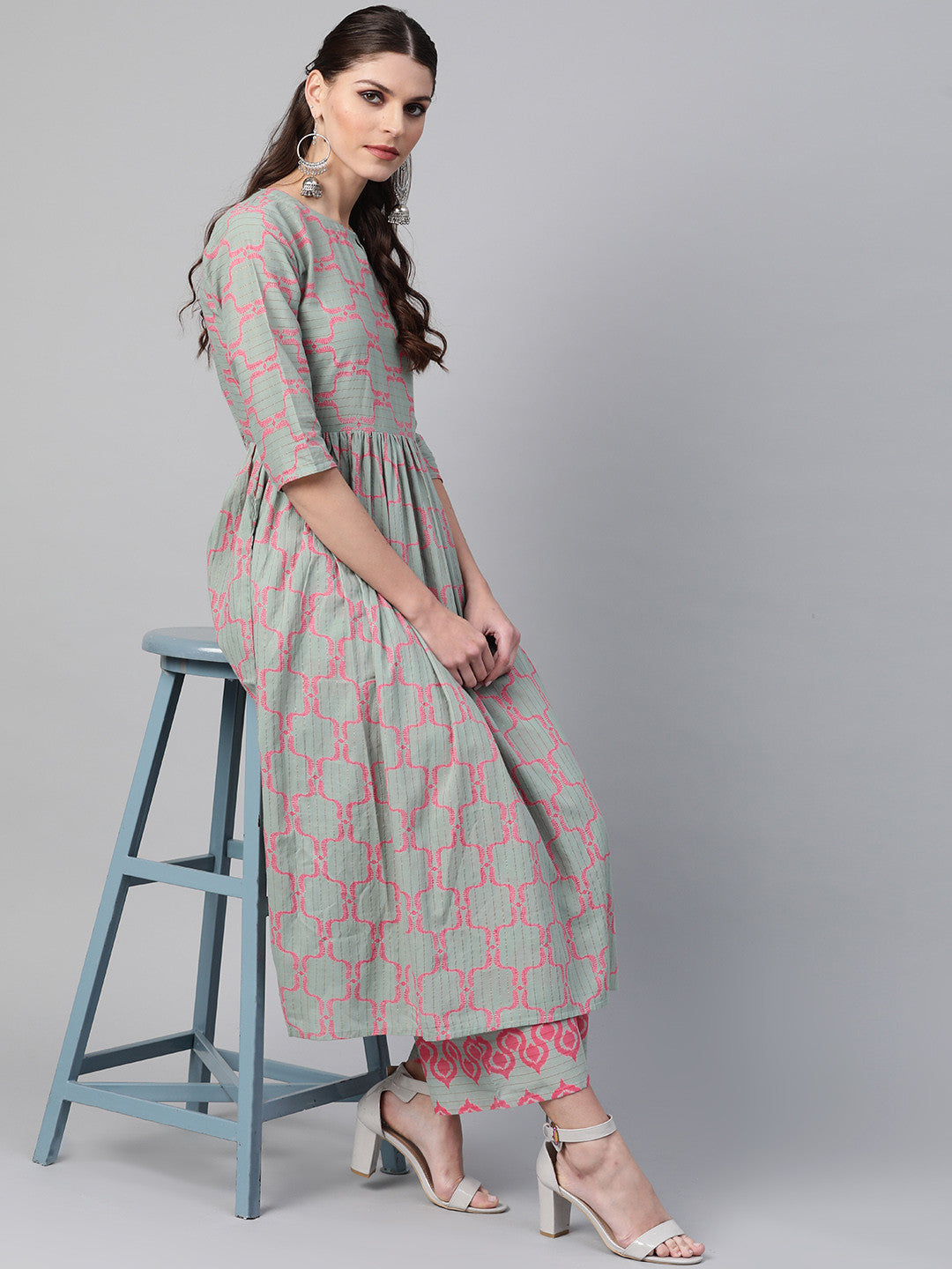 Women Green & Pink Printed Kurta with Palazzos
