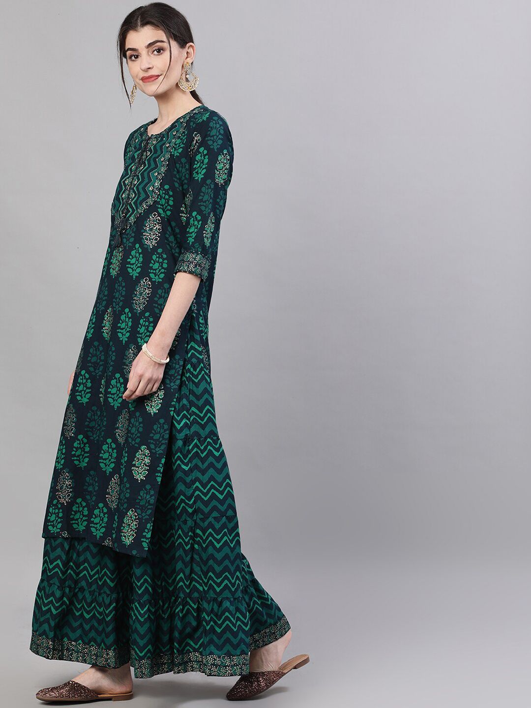 Dhiyona IS Women's Women Navy Blue & Green Printed Kurta with Skirt
