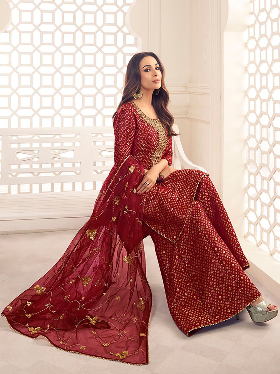 Dhiyona IN Zari Woven Yoke Design Embroidered Stright Kurta Set