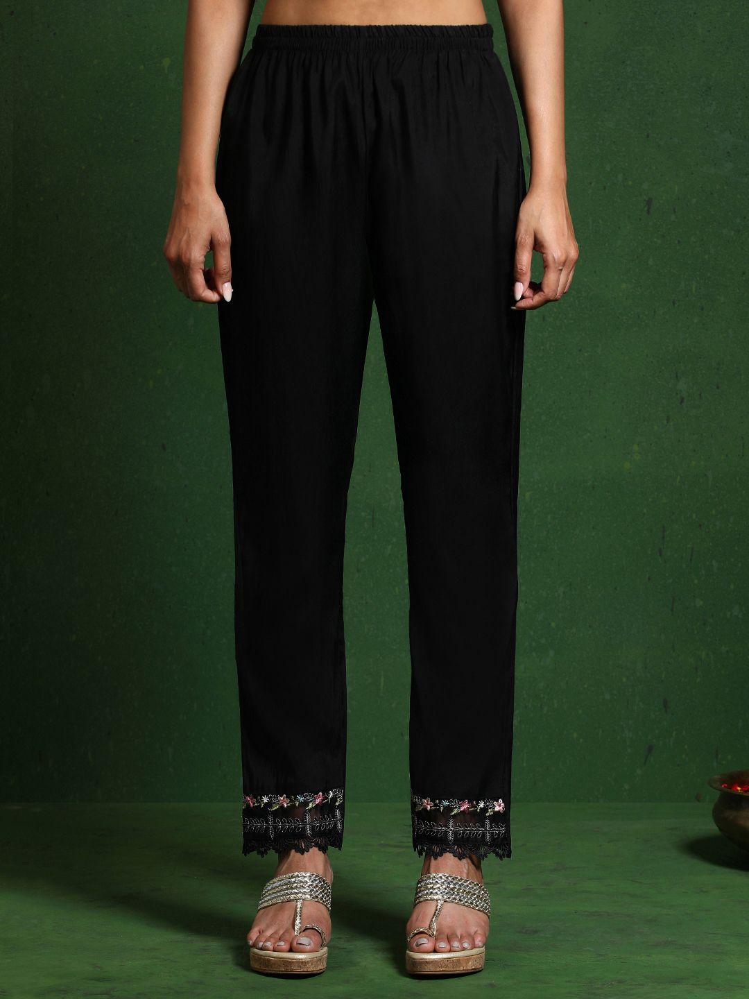 Black Women Floral Embroidered Regular Thread Work Pure Cotton Kurta with Trousers & With Dupatta