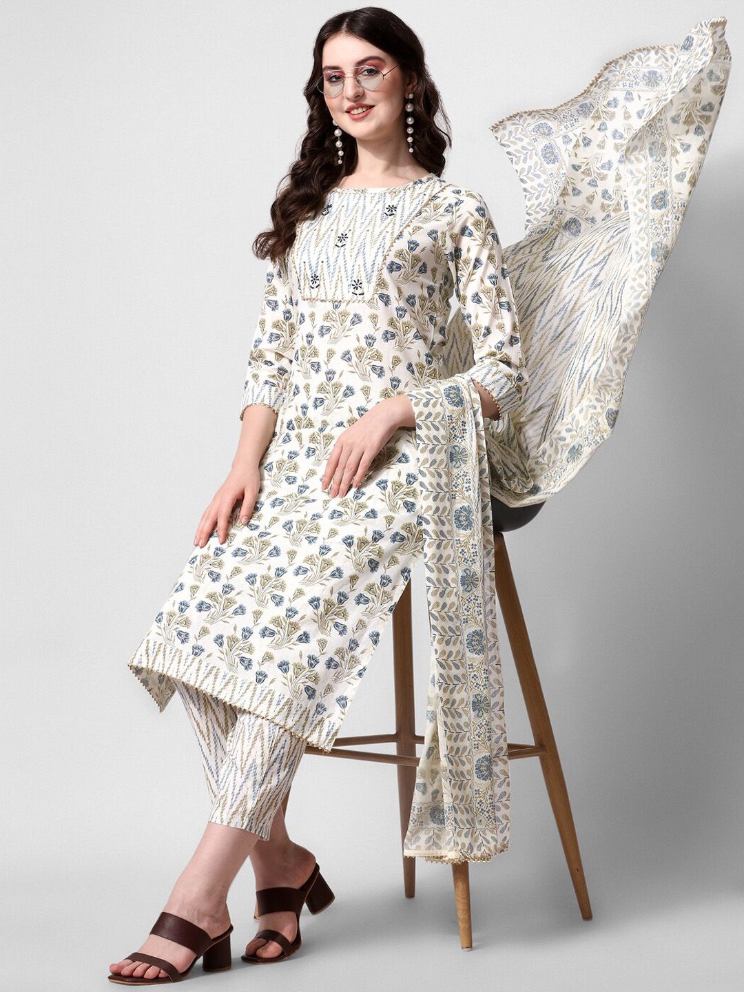 Dhiyona KL Floral Printed Gotta Patti Pure Cotton Kurta with Trousers & Dupatta