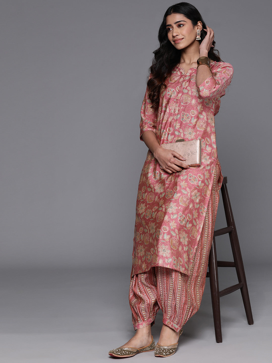 Women Floral Printed Straight Kurta with Salwar