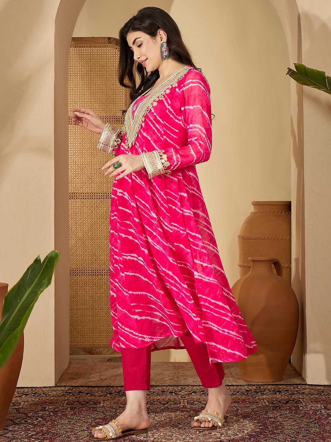 Women Leheriya Printed Regular Mirror Work Kurta with Trousers