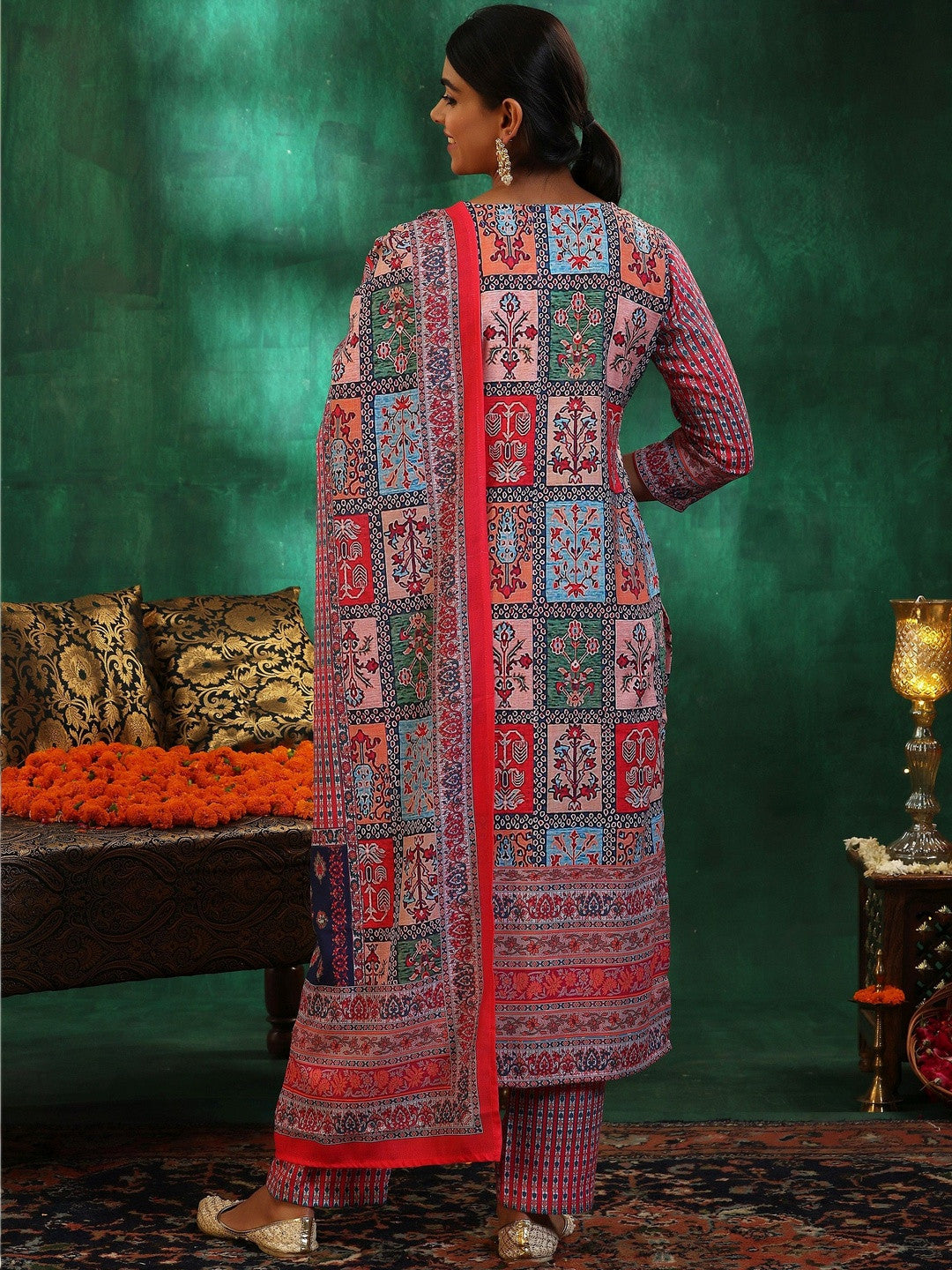 Women Ethnic Motifs Printed Regular Linen Kurta with Trousers & With Dupatta