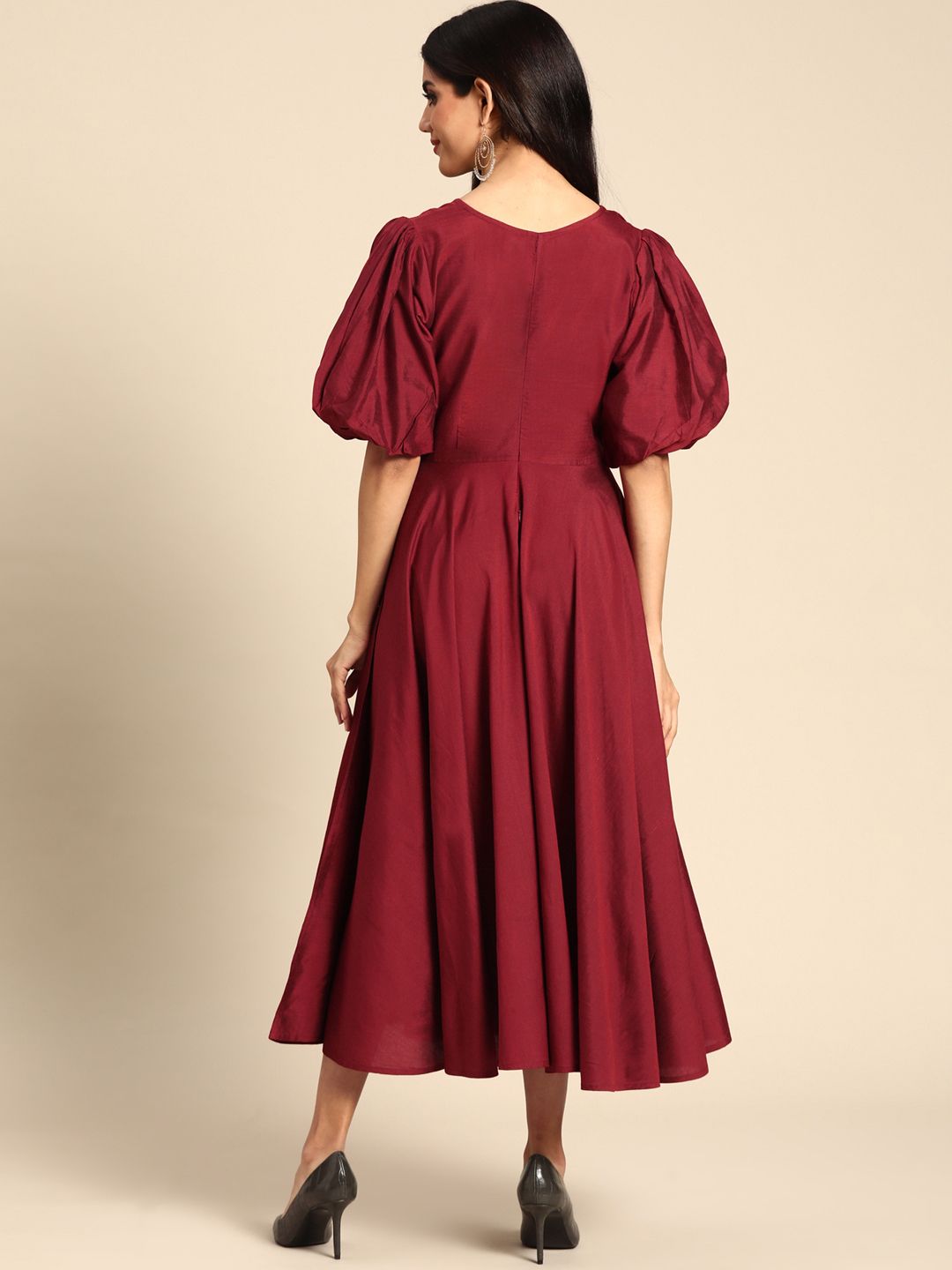 Dhiyona AY Women's Maroon Solid Balloon Sleeves Midi Dress