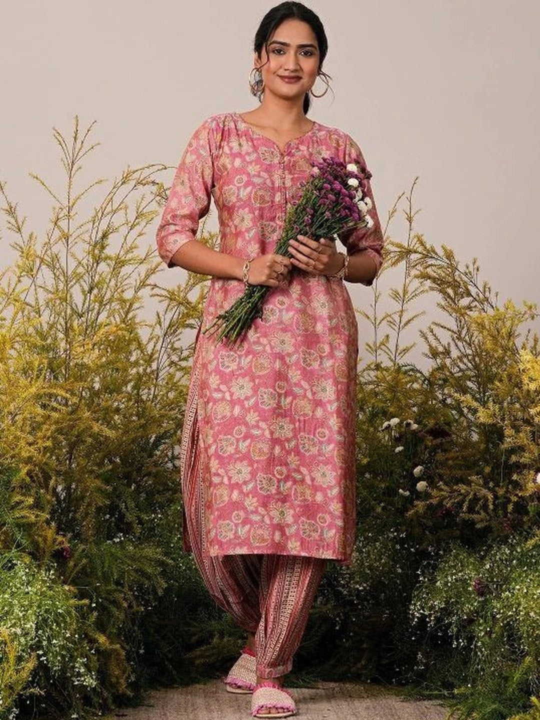 Floral Printed Notch Neck Straight Kurta With Salwar