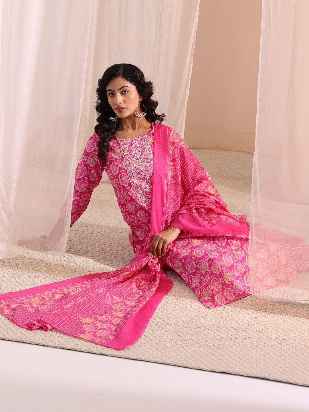 Women Ethnic Motifs Printed Regular Kurta with Trousers & With Dupatta
