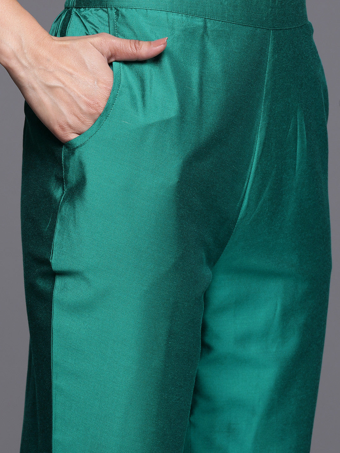 Floral Embroidered Regular Sequinned Kurta with Trousers Dupatta