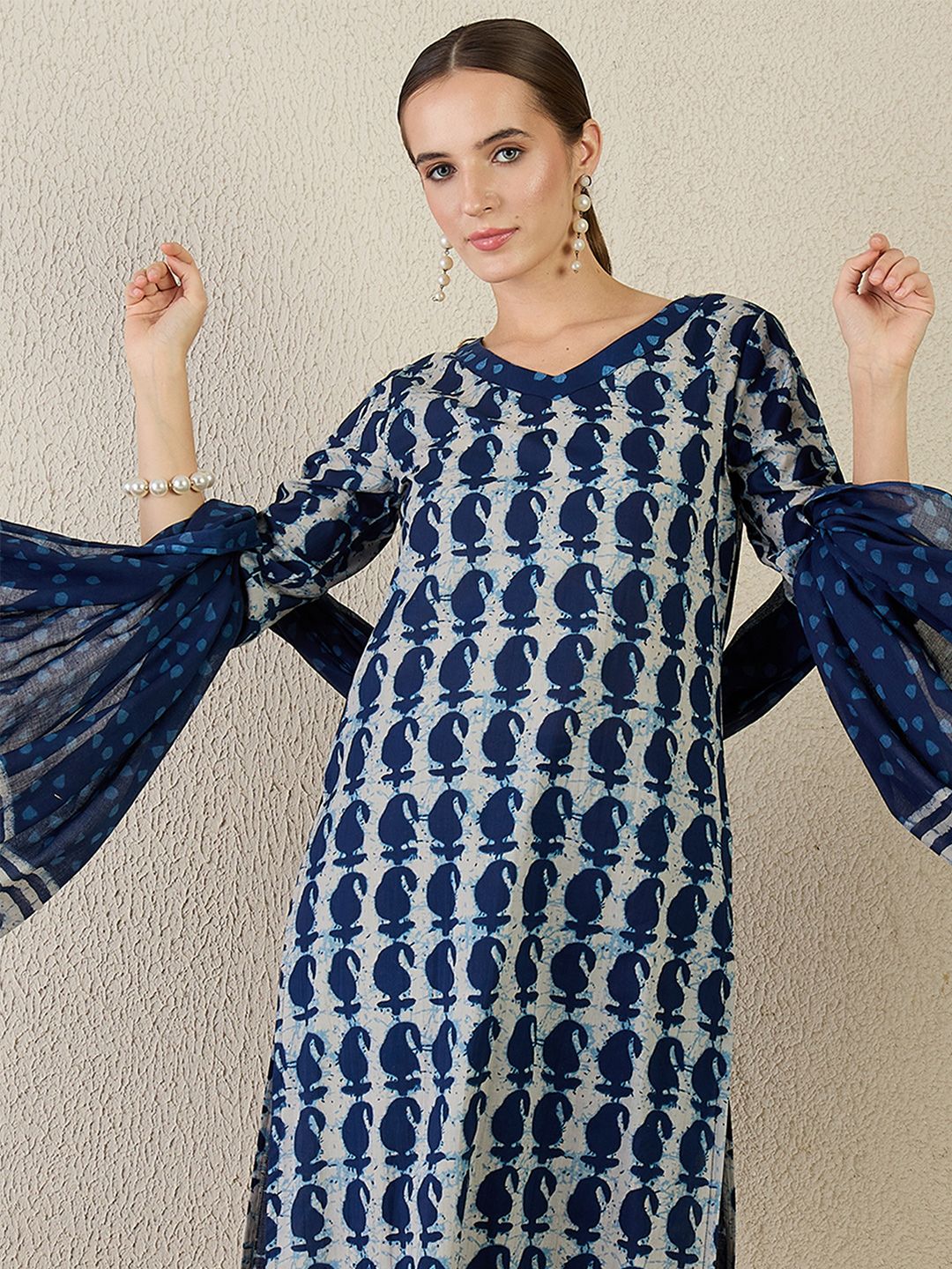 Dhiyona IE Women Paisley Printed Pure Cotton Kurta with Trousers & Dupatta