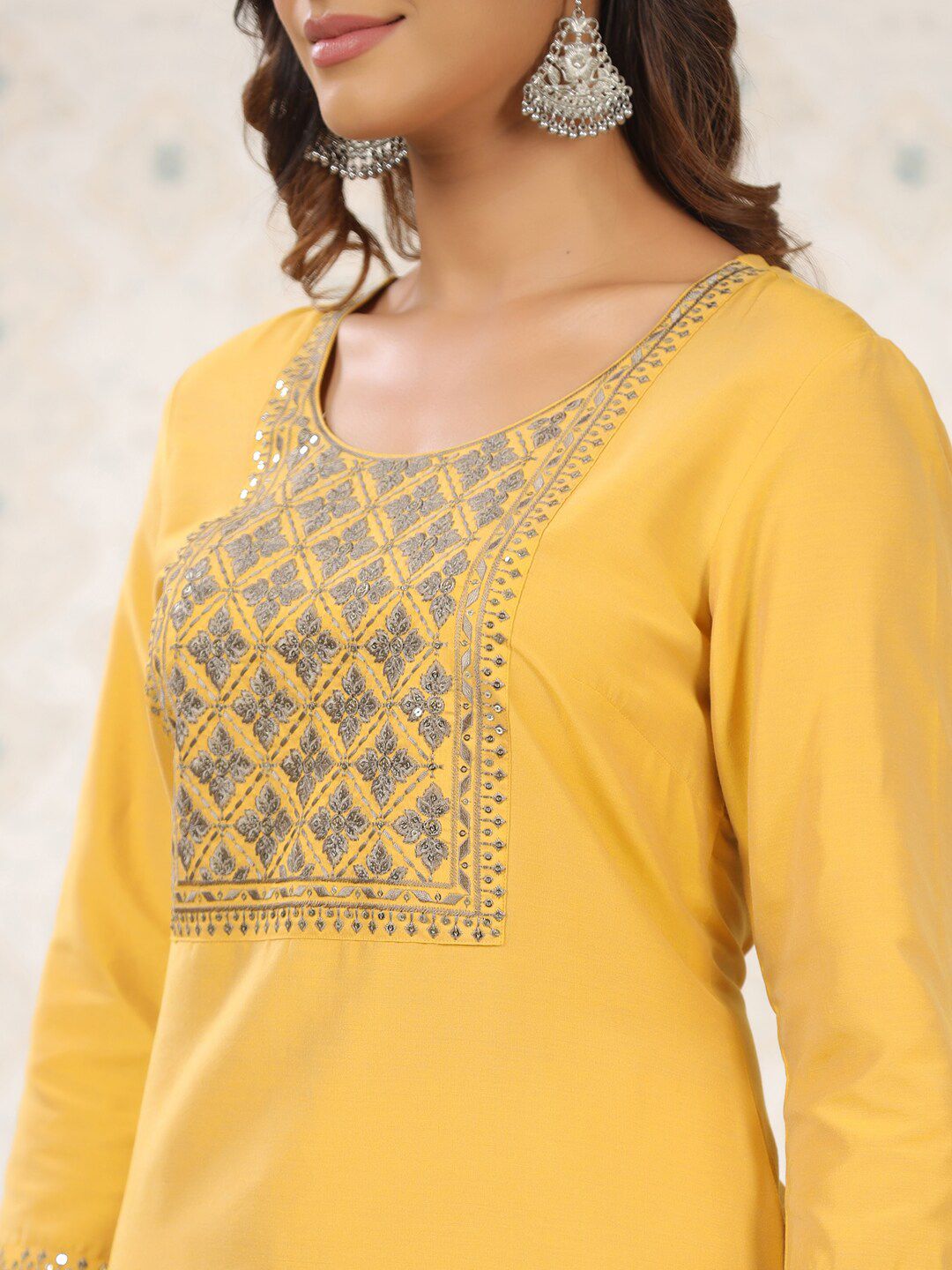 Dhiyona OD  Yellow Floral Yoke Design Round Neck Sequinned Straight Kurta