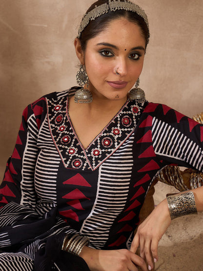 Women Printed Regular Thread Work Pure Cotton Kurta with Trousers & With Dupatta