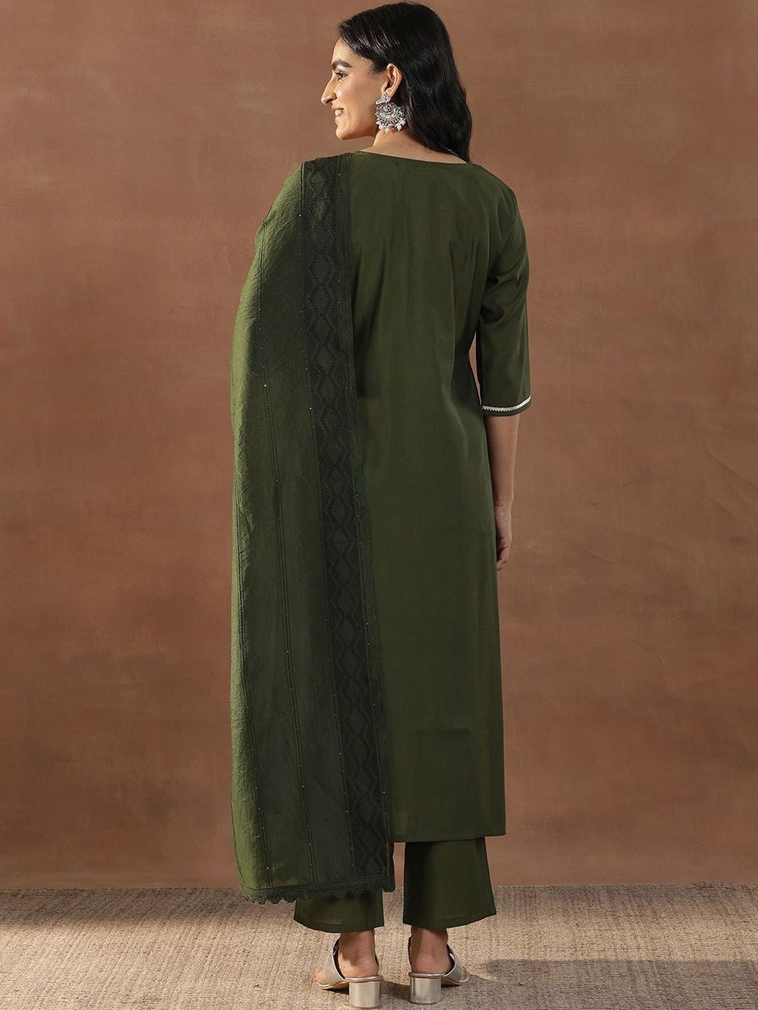 Women Floral Embroidered Regular Sequinned Kurta with Trousers & With Dupatta
