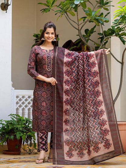 Dhiyona KL Geometric Printed Notch Neck Kurta With Trousers & Dupatta