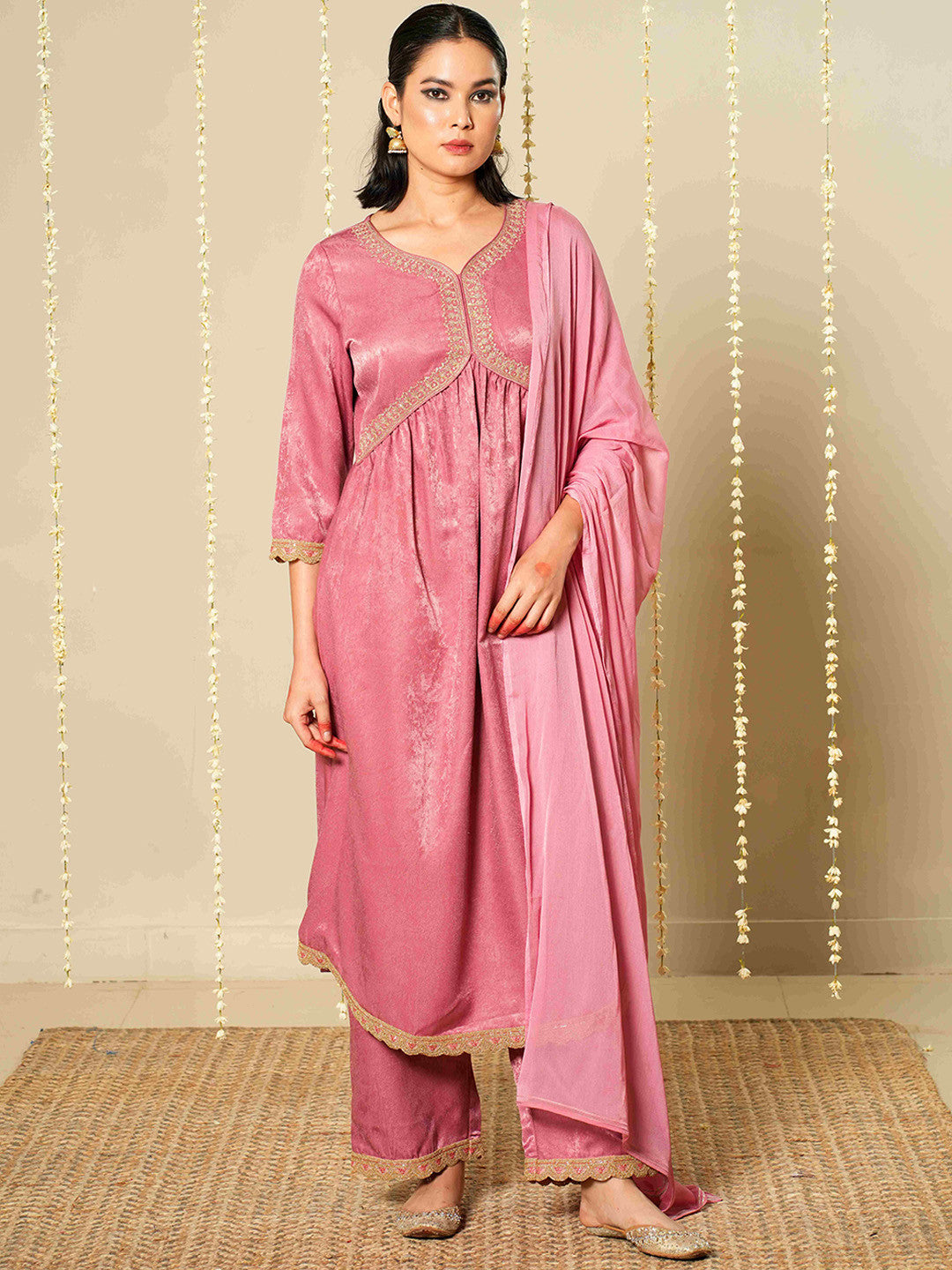 Women Velvet Ethnic Kurta Set