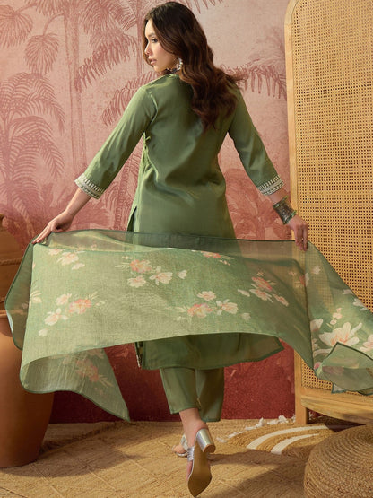 Embroidered Round Neck Kurta & Trousers Kurta Set